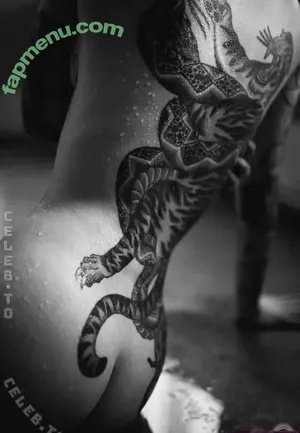 Emily Boring / embodoe nude photo #0025