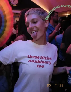 Emily Carey / emily_carey / theemilycarey nude photo #0079