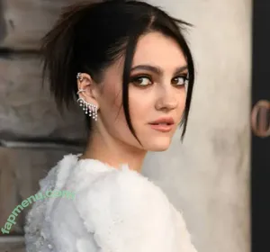 Emily Carey / emily_carey / theemilycarey nude photo #0080