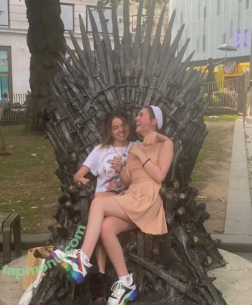 Emily Carey nude photo #0074 (emily_carey / theemilycarey)