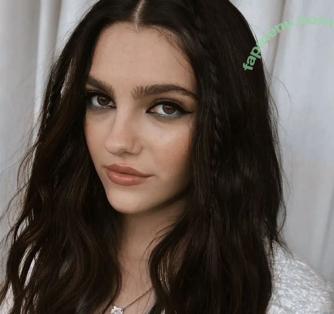 Emily Carey nude photo #0082 (emily_carey / theemilycarey)