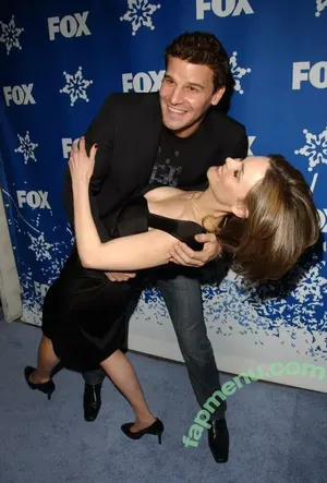 Emily Deschanel / emilydeschanel nude photo #0025