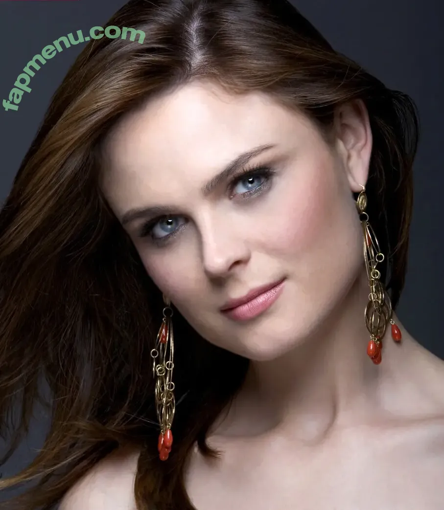 Emily Deschanel nude photo #0031 (emilydeschanel)