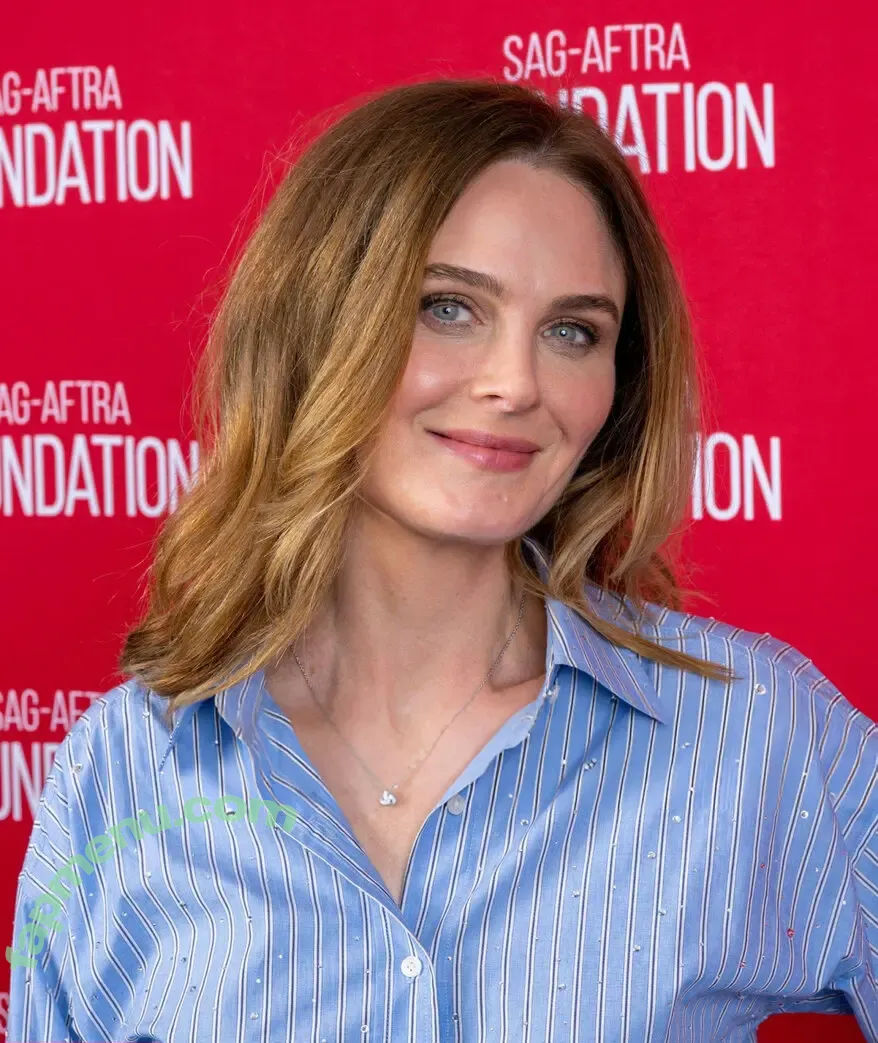 Emily Deschanel nude photo #0053 (emilydeschanel)