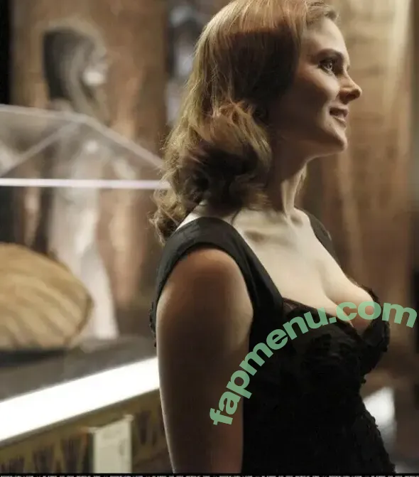 Emily Deschanel nude photo #0082 (emilydeschanel)