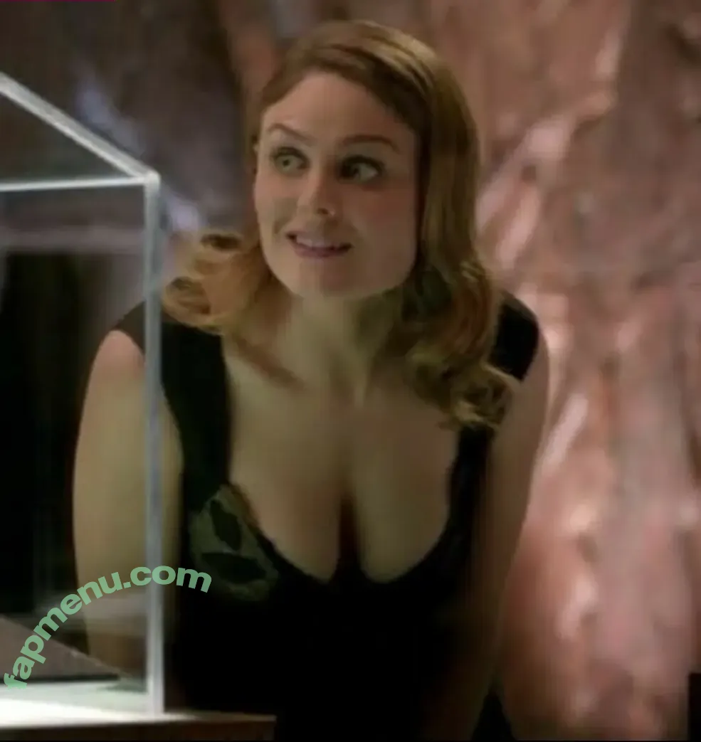 Emily Deschanel nude photo #0083 (emilydeschanel)