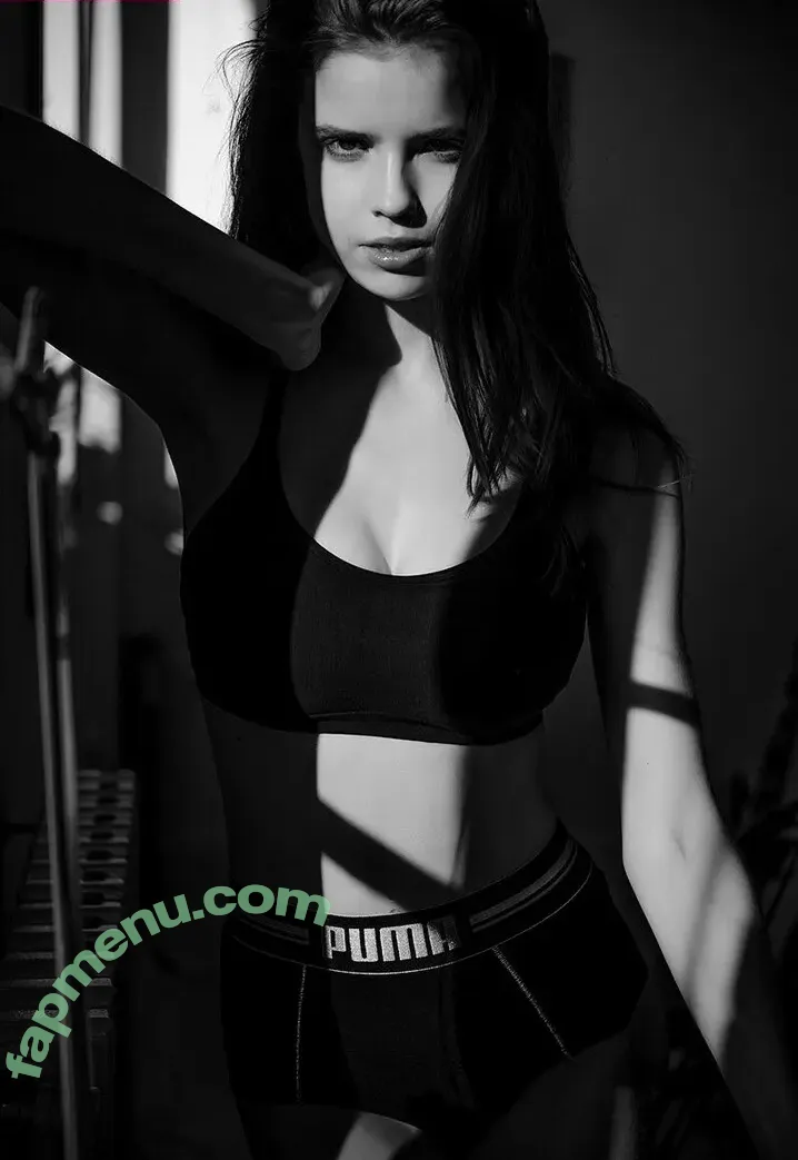 Emily Deyt-Aysage nude photo #0040 (emilydeytaysage / emjayplays)