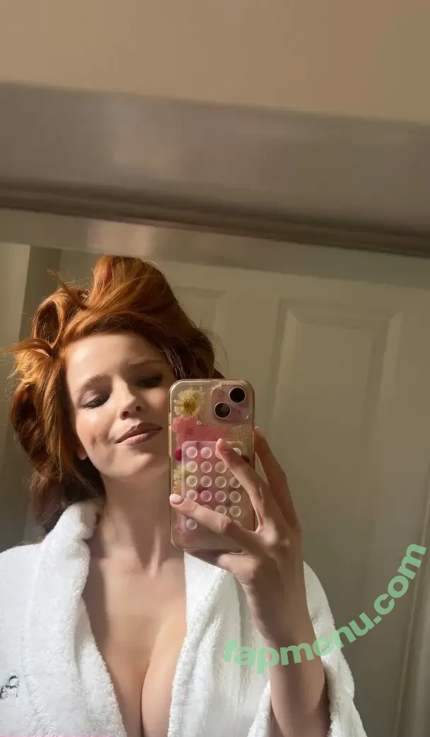 Emily Deyt-Aysage nude photo #0101 (emilydeytaysage / emjayplays)