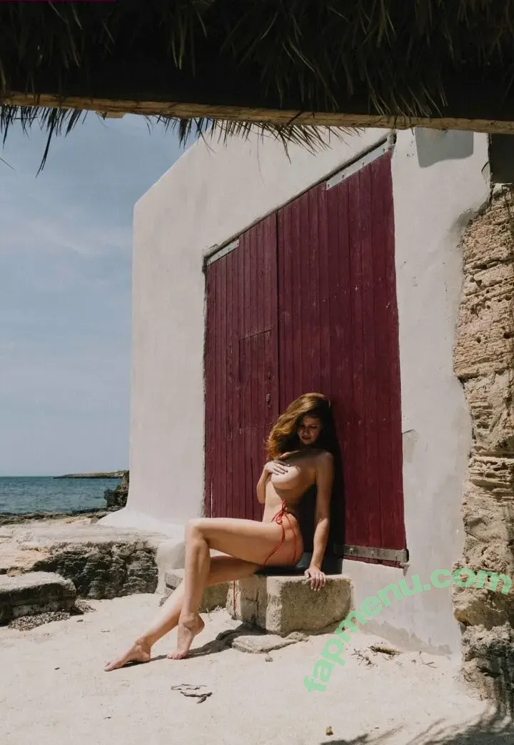 Emily Deyt-Aysage nude photo #0113 (emilydeytaysage / emjayplays)