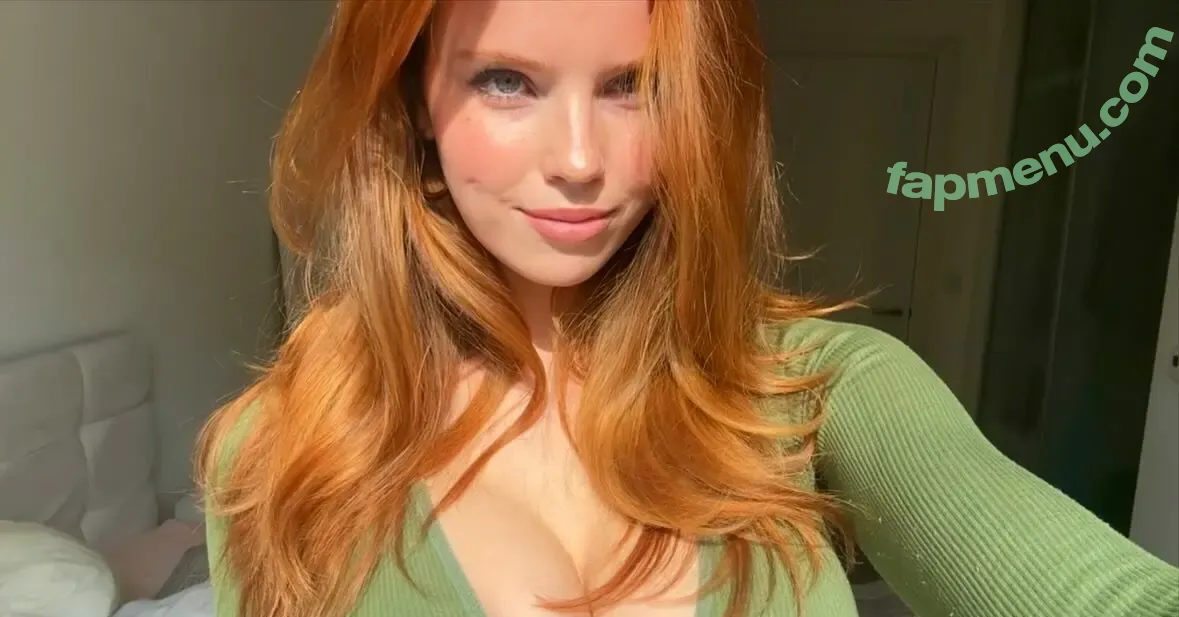 Emily Deyt-Aysage nude photo #0134 (emilydeytaysage / emjayplays)