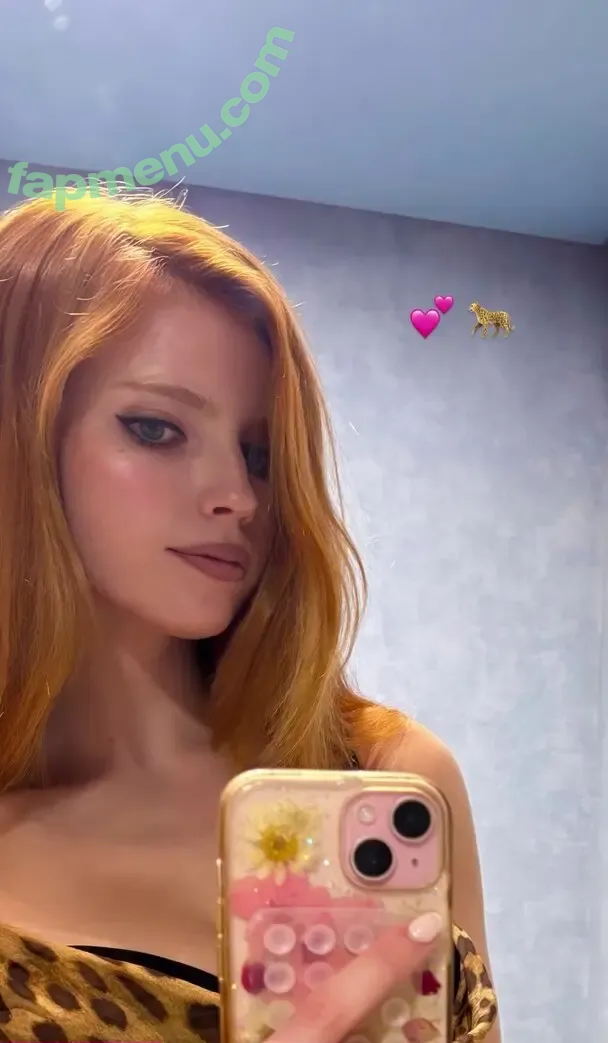 Emily Deyt-Aysage nude photo #0138 (emilydeytaysage / emjayplays)