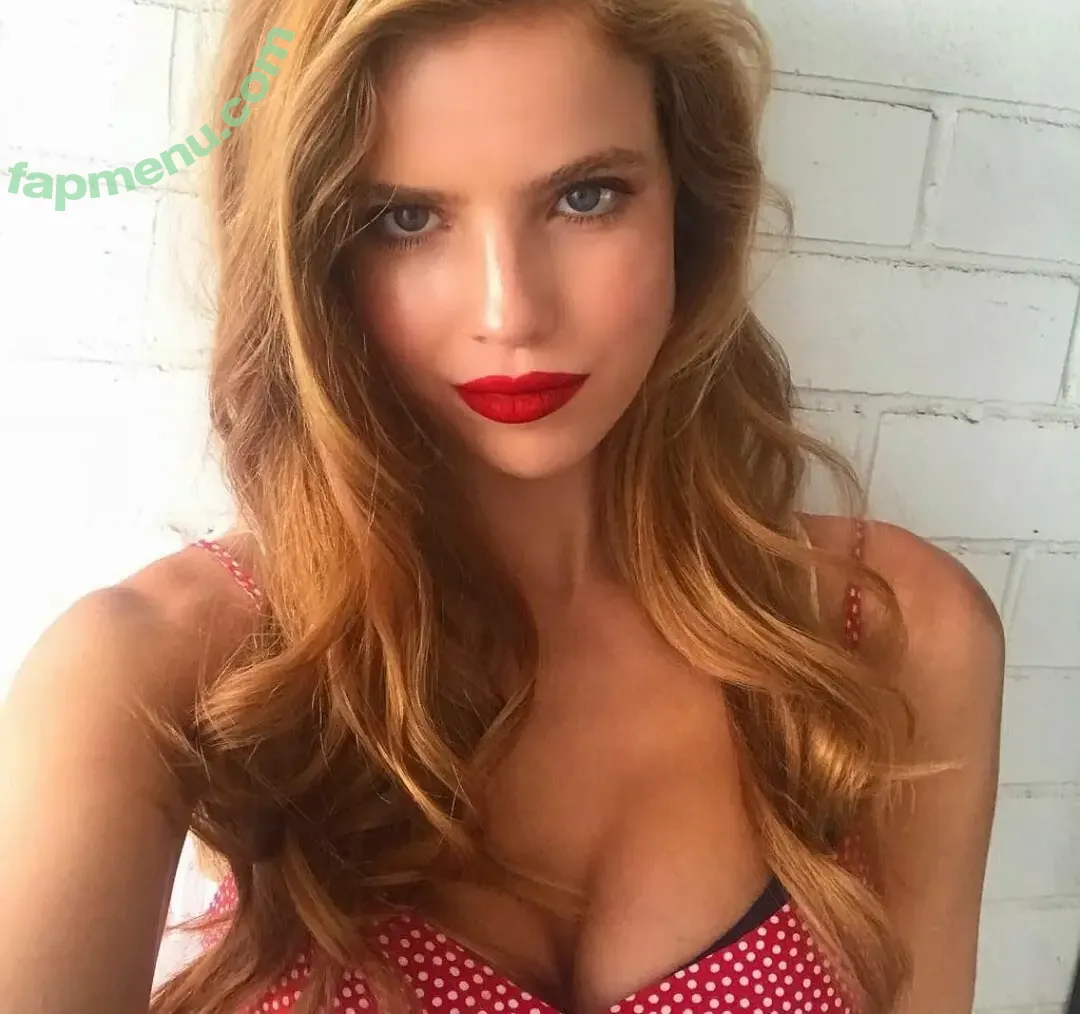 Emily Deyt nude photo #0034 (Emily Deyt)
