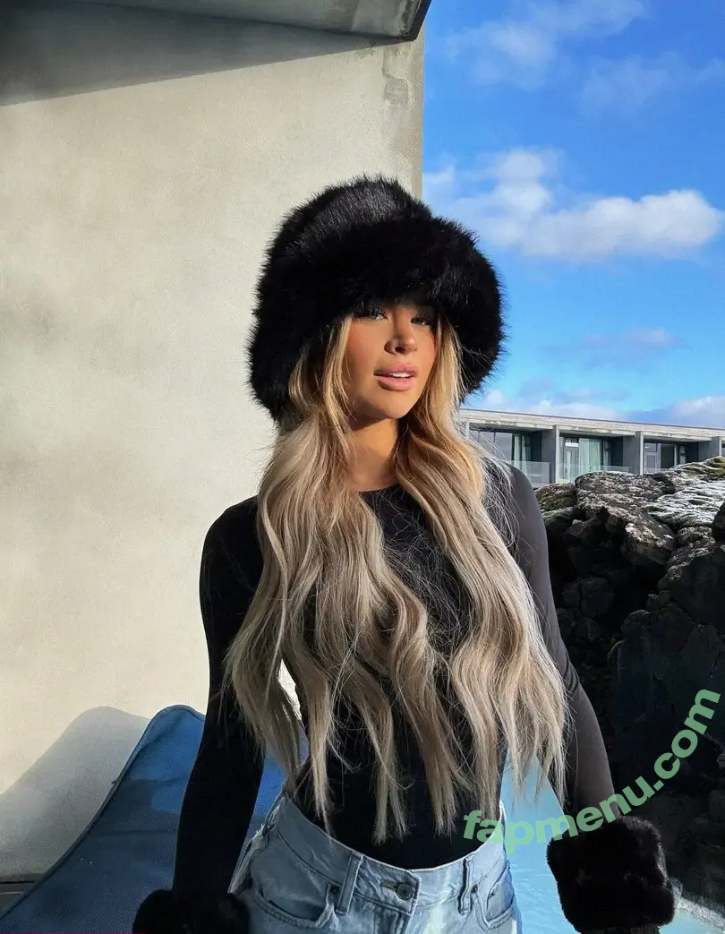 Emily Elizab3th nude photo #0085 (emmilyelizabethh / tabycat.xx)