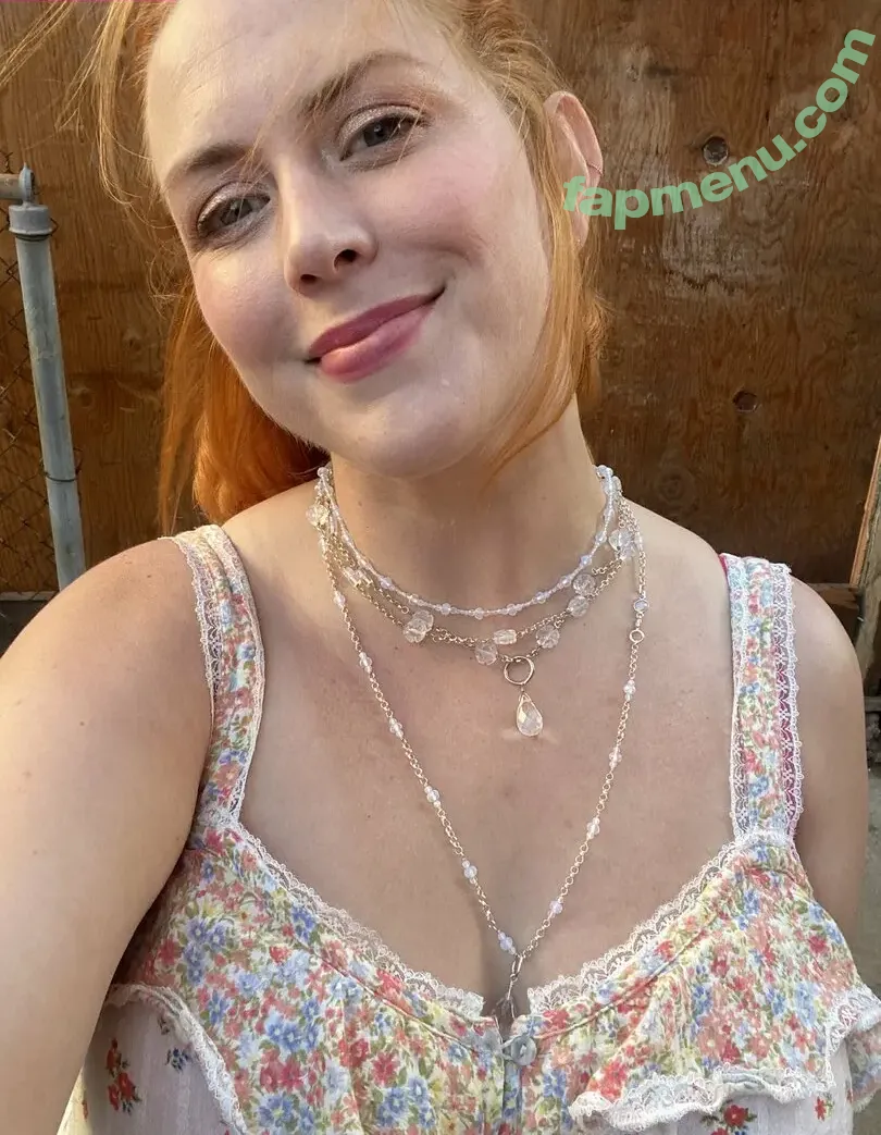 Emily Fleming nude photo #0016 (emflemily)