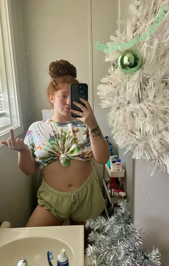 Emily Hensley nude photo #0023 (babygingerxo / emily_hensley_)