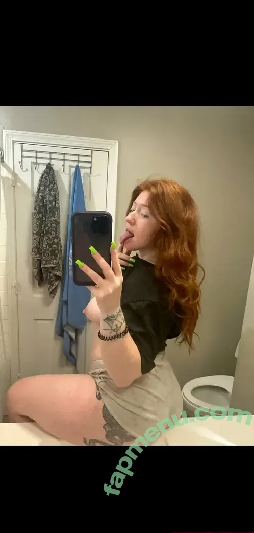 Emily Hensley nude photo #0030 (babygingerxo / emily_hensley_)