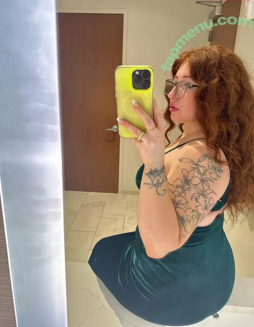 Emily Hensley nude photo #0039 (babygingerxo / emily_hensley_)