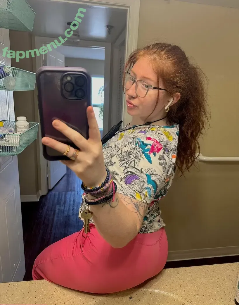 Emily Hensley nude photo #0041 (babygingerxo / emily_hensley_)