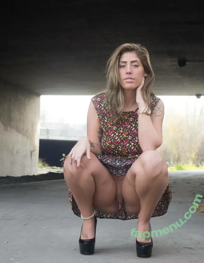 Emily Jean nude photo #0005 (Model turned Softcore / emilyjeanbeauty)
