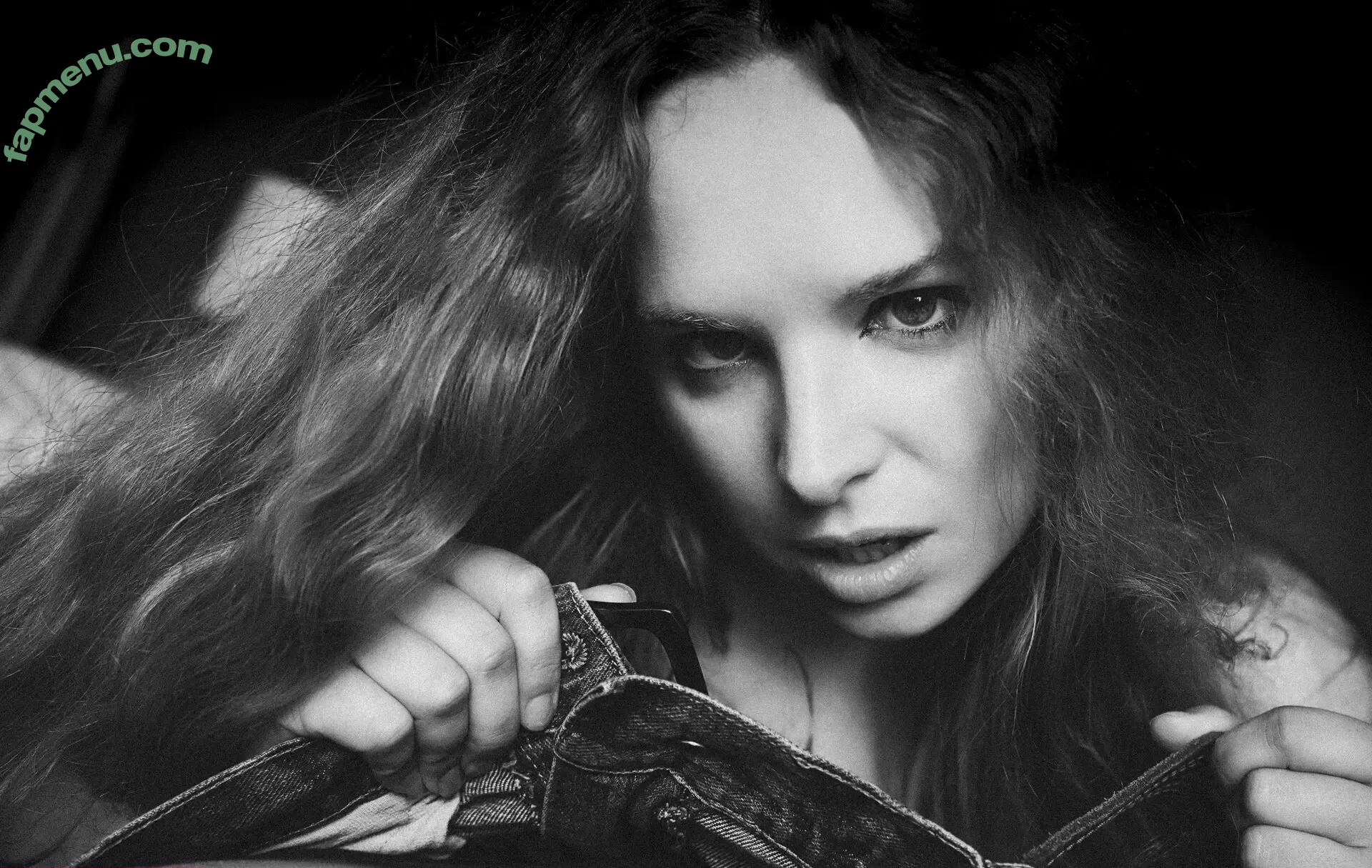 Emily Jezebelle Hamilton nude photo #0068 (emilyjezebelle)