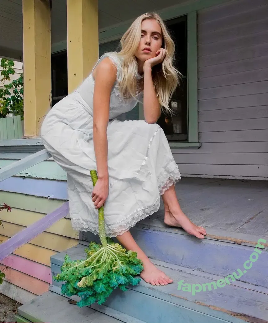 Emily Kimball nude photo #0011 (emilyckimball)