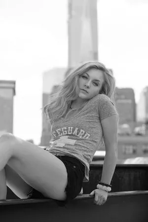 Emily Kinney / emmykinney nude photo #0031