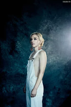 Emily Kinney / emmykinney nude photo #0134