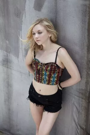 Emily Kinney / emmykinney nude photo #0138