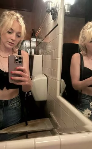 Emily Kinney / emmykinney nude photo #0171