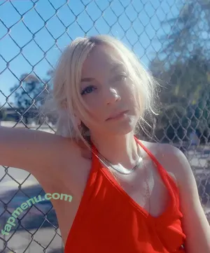 Emily Kinney / emmykinney nude photo #0205