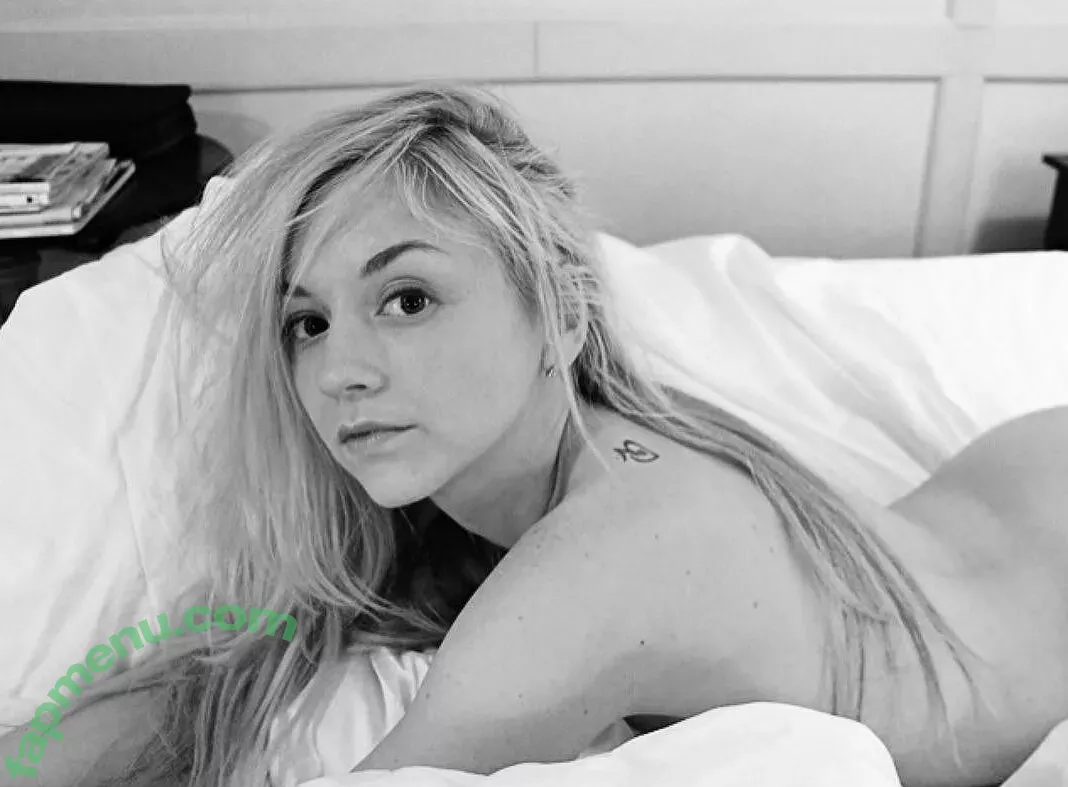 Emily Kinney nude photo #0007 (emmykinney)
