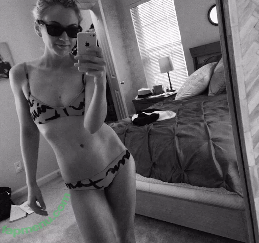 Emily Kinney nude photo #0014 (emmykinney)