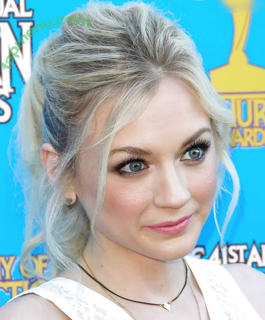 Emily Kinney nude photo #0095 (emmykinney)