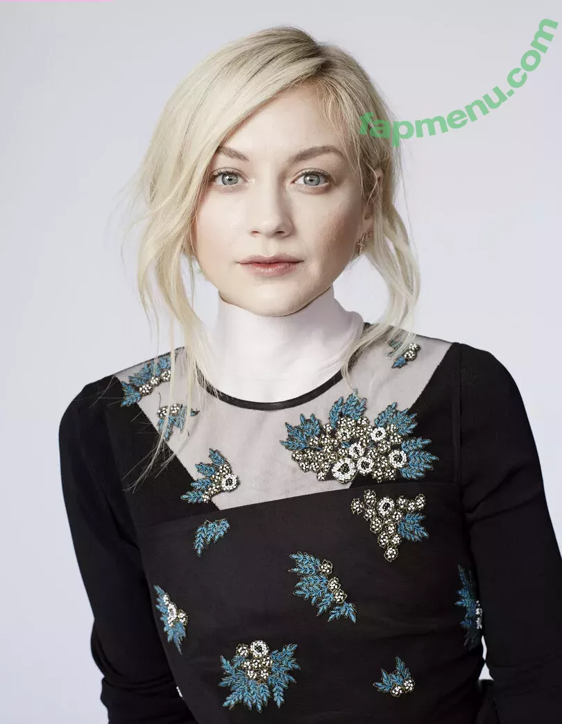 Emily Kinney nude photo #0133 (emmykinney)