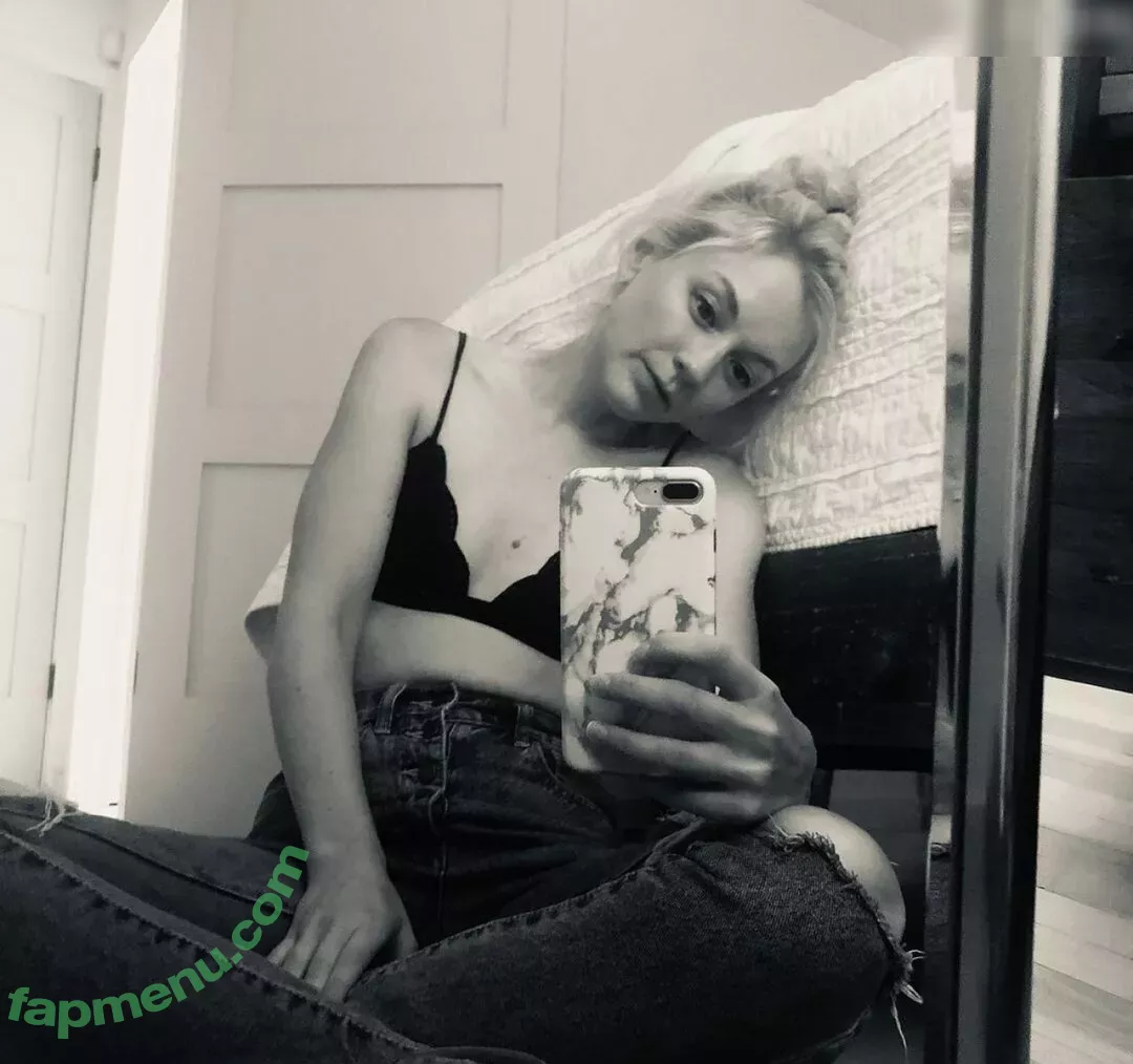 Emily Kinney nude photo #0140 (emmykinney)