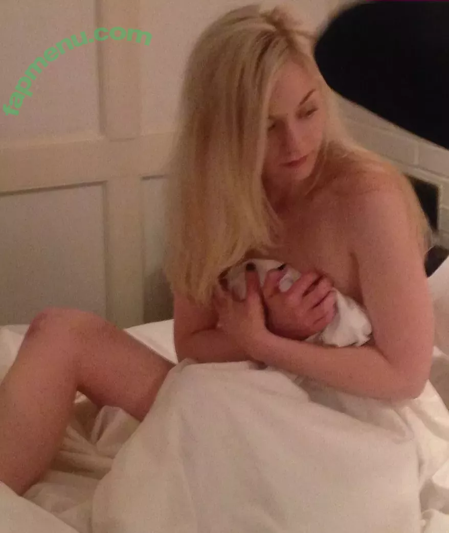 Emily Kinney nude photo #0157 (emmykinney)