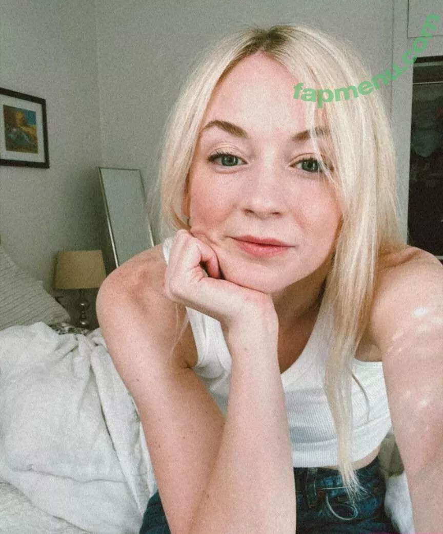 Emily Kinney nude photo #0194 (emmykinney)