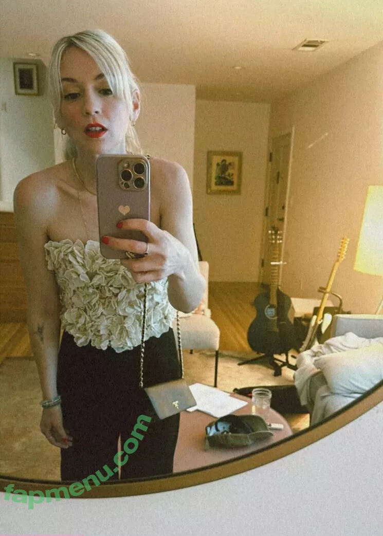 Emily Kinney nude photo #0199 (emmykinney)