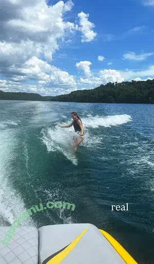 Emily Landon / emilyylandon nude photo #0084