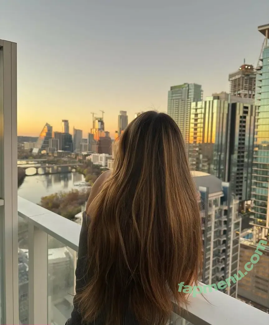 Emily Landon nude photo #0066 (emilyylandon)