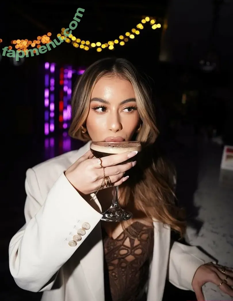 Emily Landon nude photo #0070 (emilyylandon)