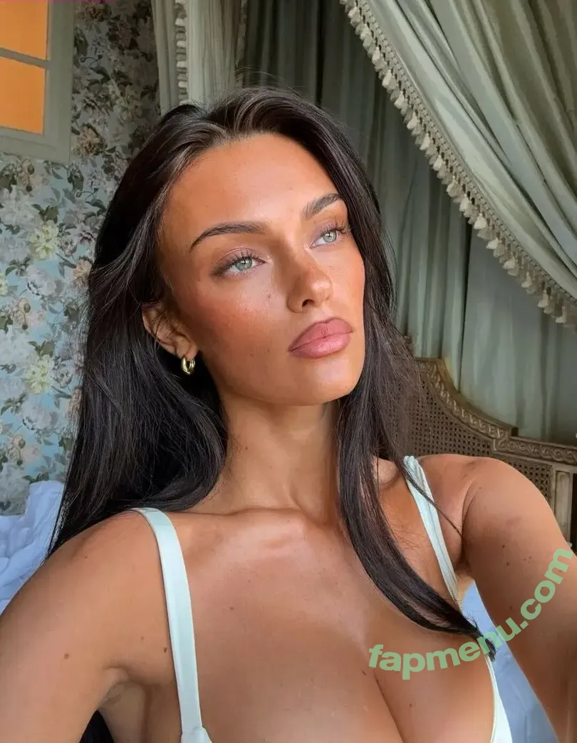 Emily May Hope nude photo #0028 (emilymayhopex)