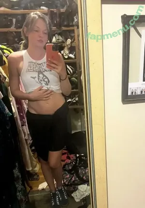 Emily Meade / need4meade nude photo #0007