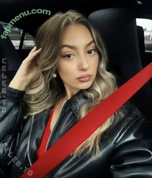 Emily._.mhl nude photo #0042