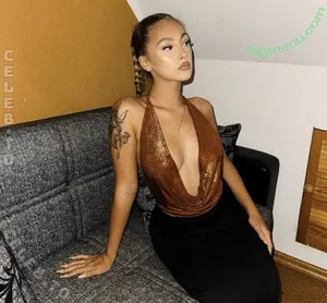 Emily._.mhl nude photo #0048