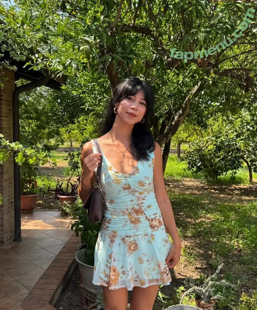 Emily Miko nude photo #0008 (emi.miko / moonmiko)