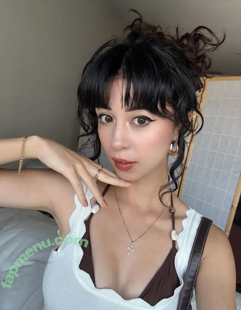 Emily Miko nude photo #0009 (emi.miko / moonmiko)