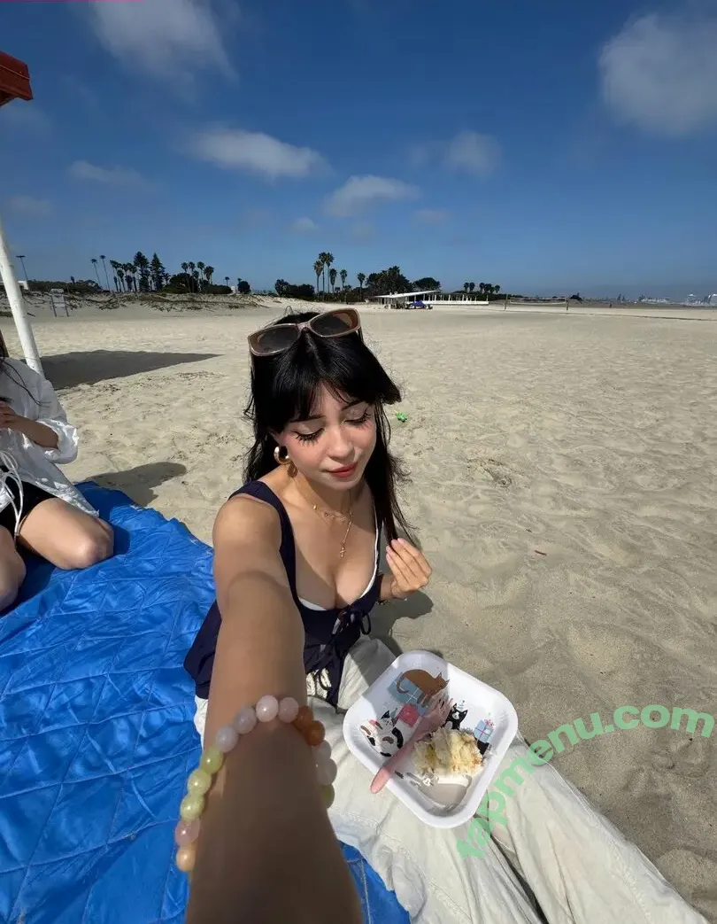 Emily Miko nude photo #0013 (emi.miko / moonmiko)