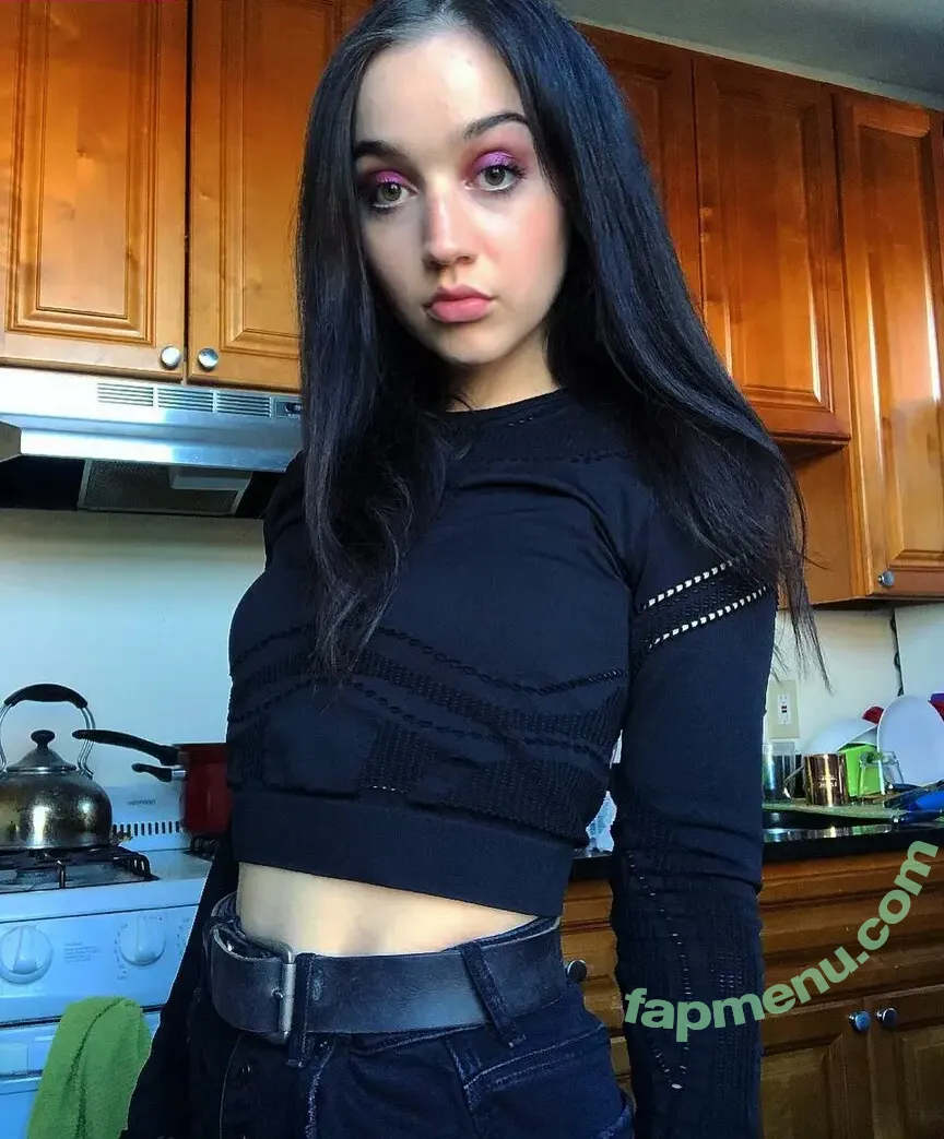 Emily Nicole Carruth nude photo #0041 (Badbittyontheblock / e.n.c)