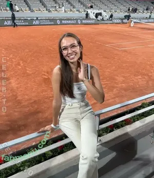 Emily Oberg / emilyoberg nude photo #0347